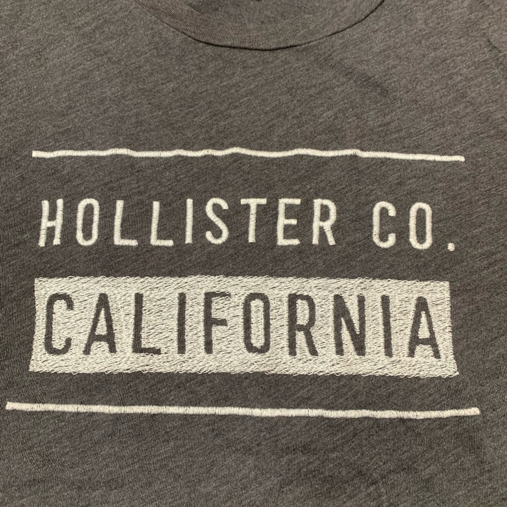 Hollister Tee - Picture 2 of 3
